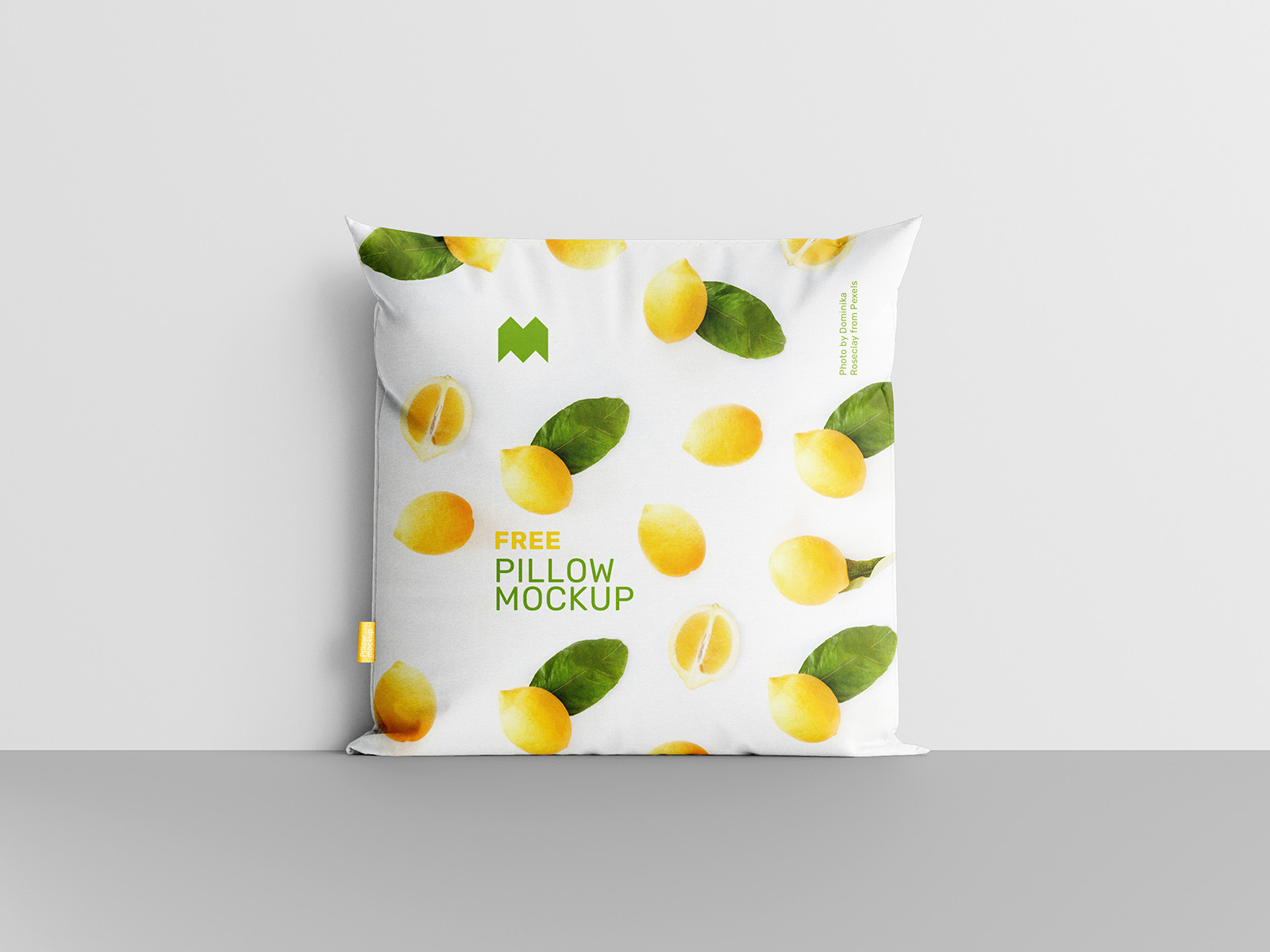 067 4款可商用抱枕贴图多角度展示样机Square Pillow Mockup