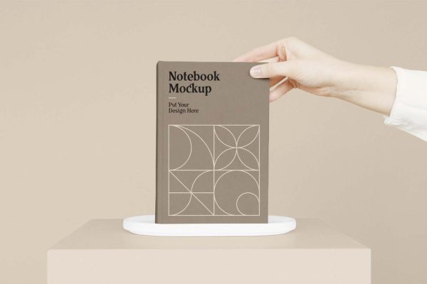 432 可商用手拿精装书籍封面展示PSD样机素材 Notebook with Hand Mockup Graphic yyt.zip