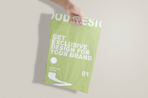 4982 手提大号手提袋包装设计PS样机 Hand Holding Merchandise Plastic Bag Mockup@GOOODME.COM